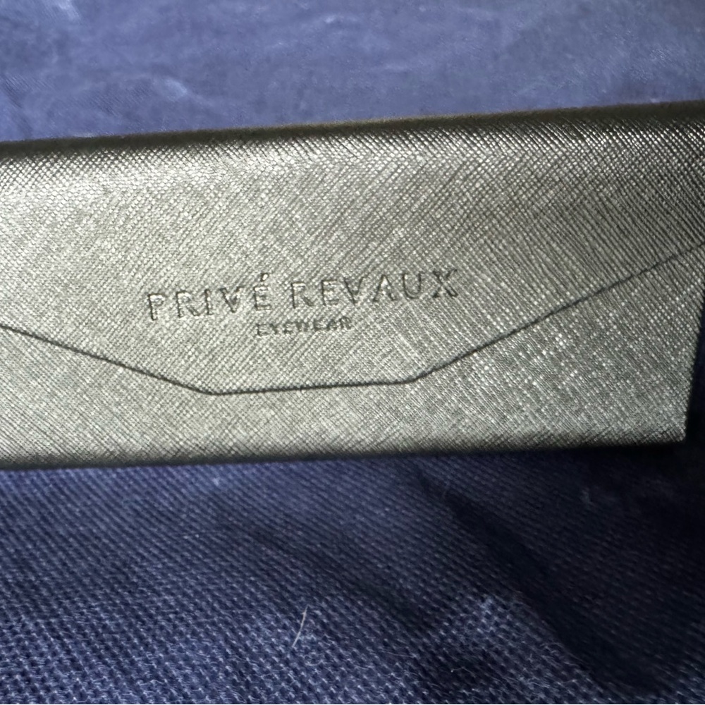 Prive Revaux Black Glasses w/ case